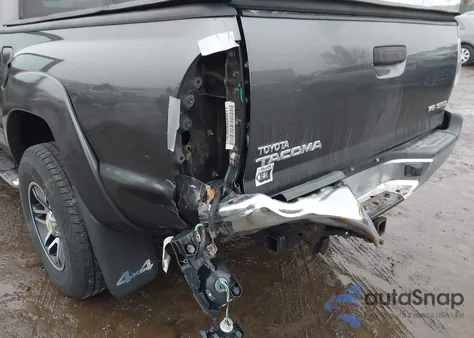 2015 Toyota Tacoma Base V6 из США, поврежденный, VIN 3TMLU4EN2FM198101